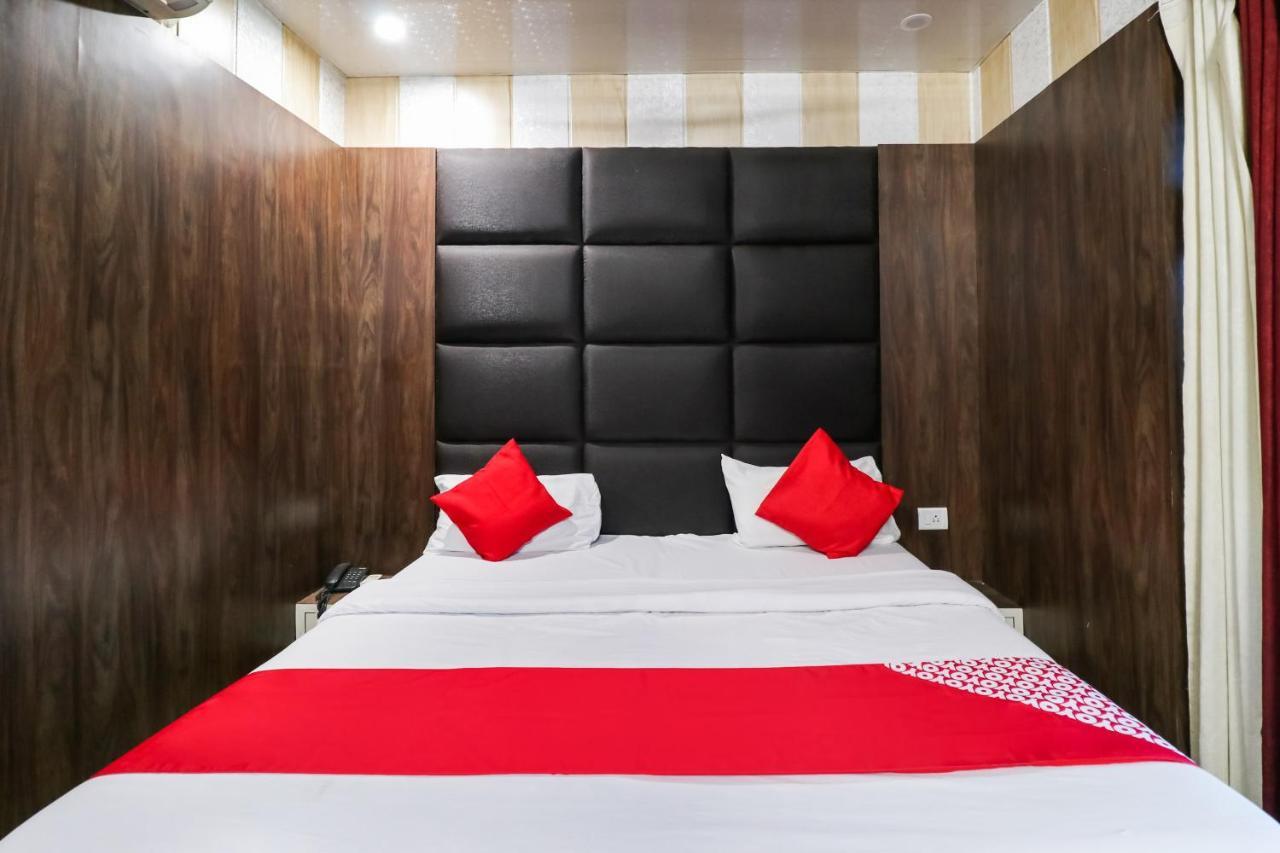 Oyo 6908 Hotel Royal City Azamgarh Экстерьер фото
