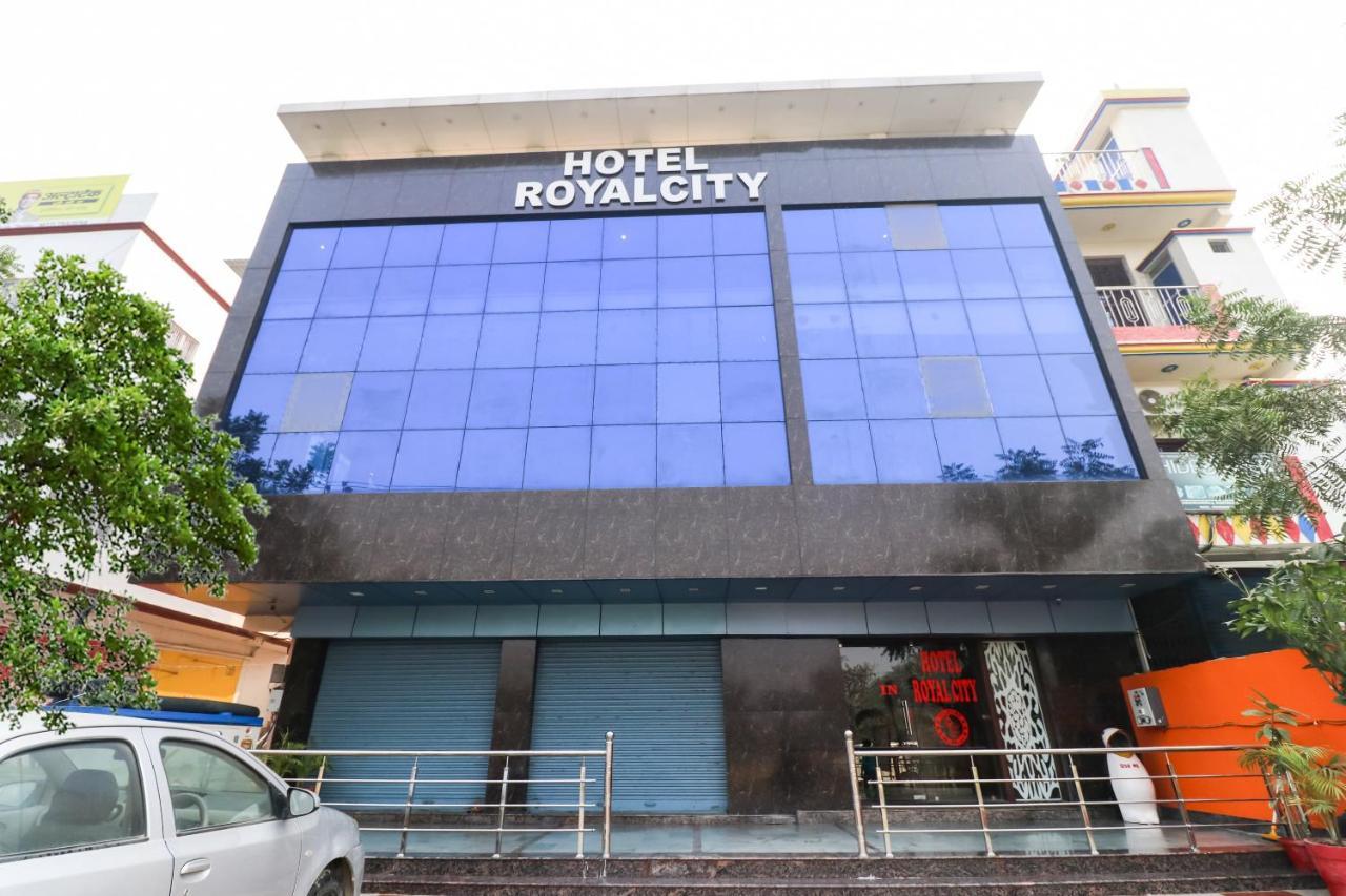 Oyo 6908 Hotel Royal City Azamgarh Экстерьер фото