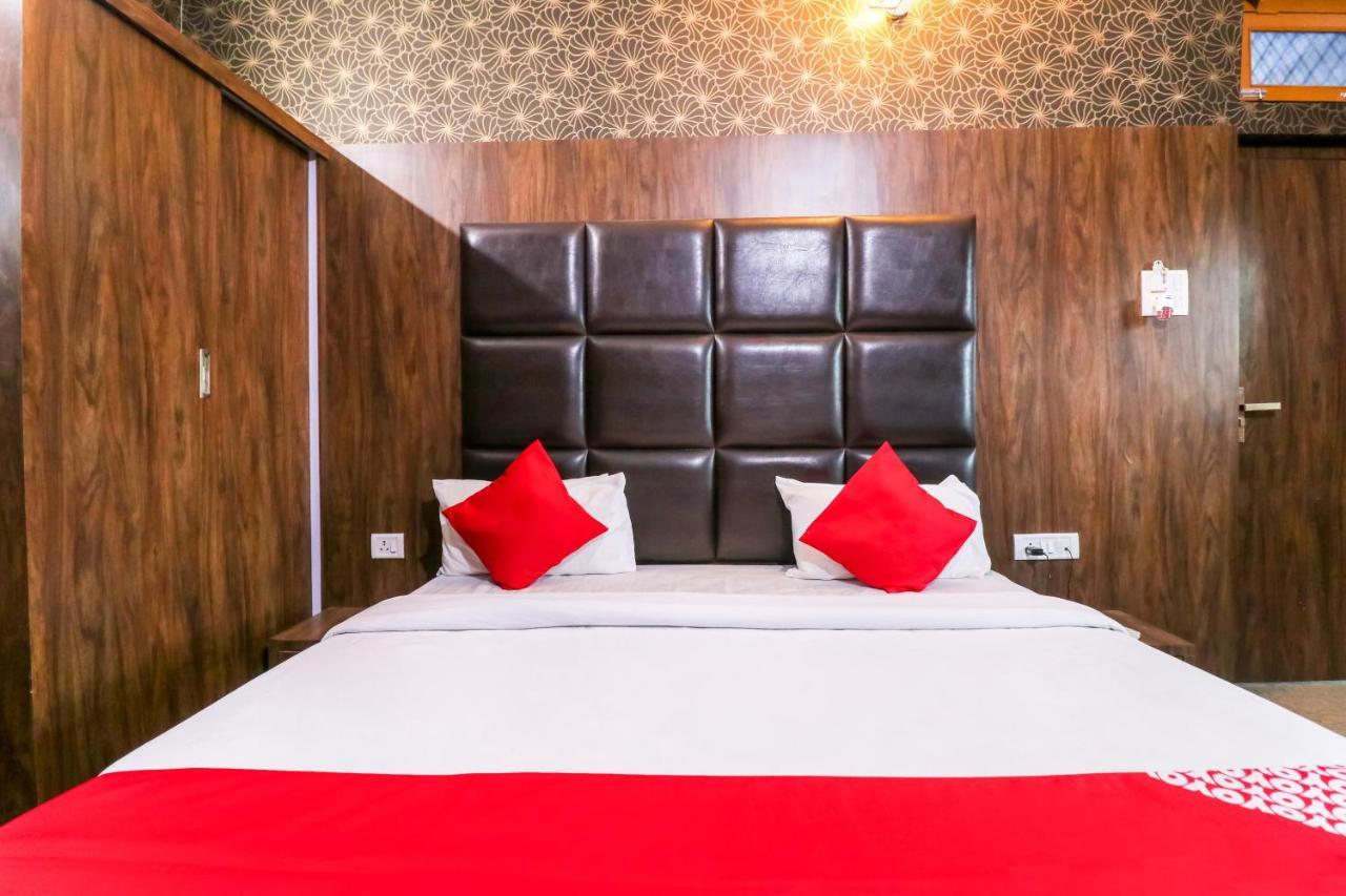 Oyo 6908 Hotel Royal City Azamgarh Экстерьер фото